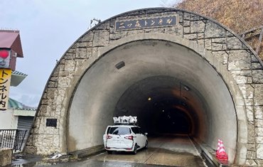トンネル壁面・路面図化システム